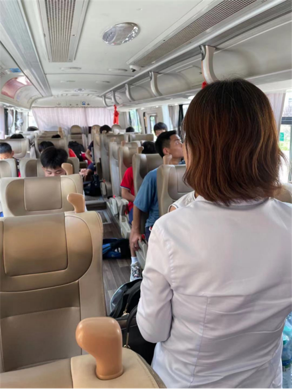 喜报！吉安外国语实验学校足球队获2021年吉安市第六届中小学校园足球赛亚军！(5月15日)160.png